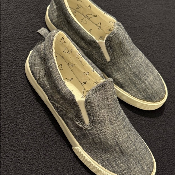 Gap Slip-on Shoes - Kids Size 3 - Picture 3 of 10